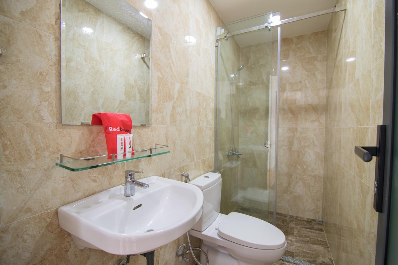 Reddoorz Premium Near E-Town Hotel Ho Chi Minh City Exterior photo