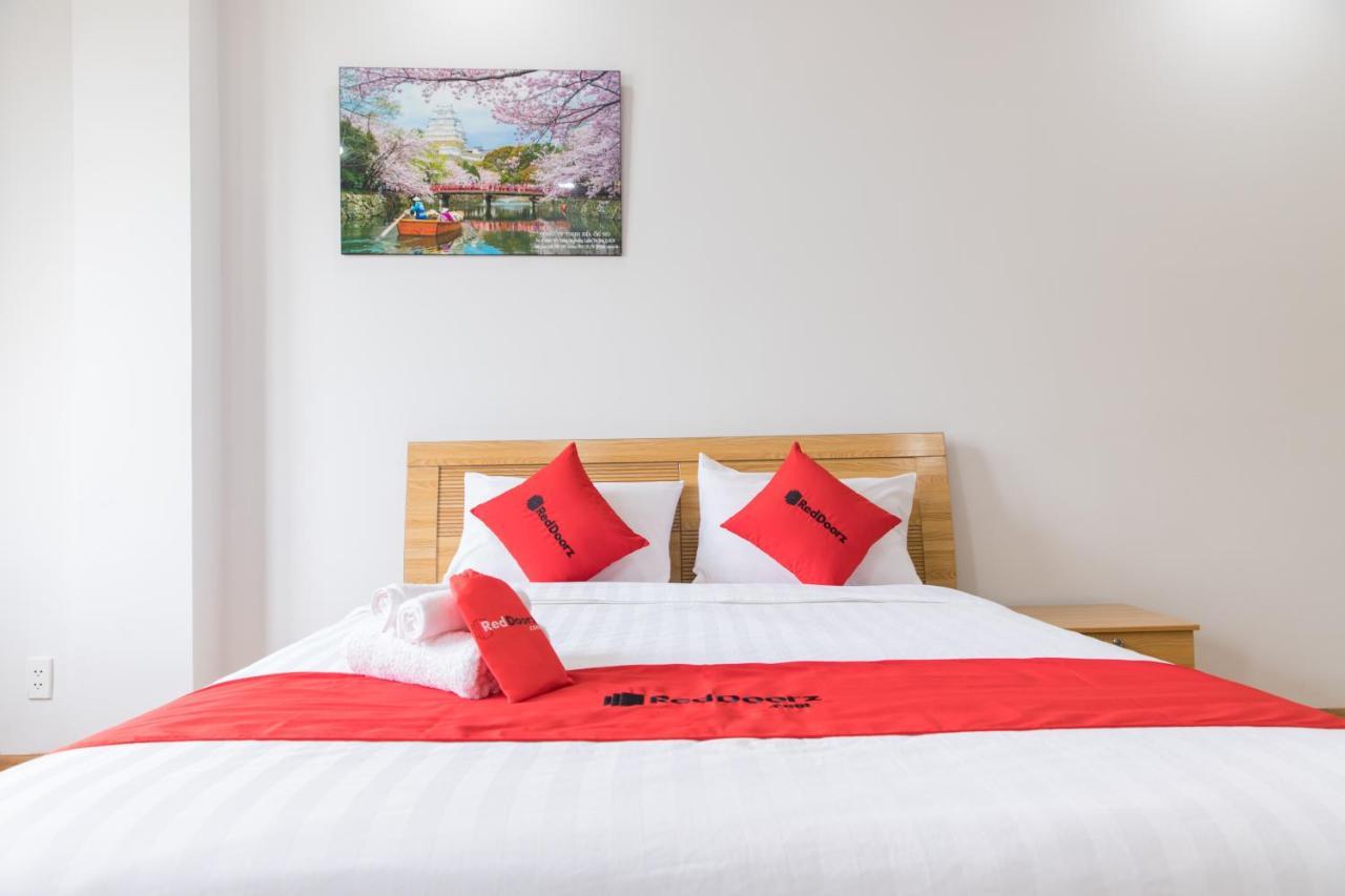 Reddoorz Premium Near E-Town Hotel Ho Chi Minh City Exterior photo